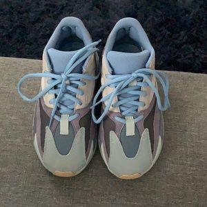 Yeezy 700 ‘Carbon Blue’